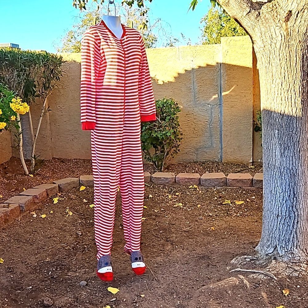 Nick & Nora "Sock Monkey" Onsie EUC  Size Medium